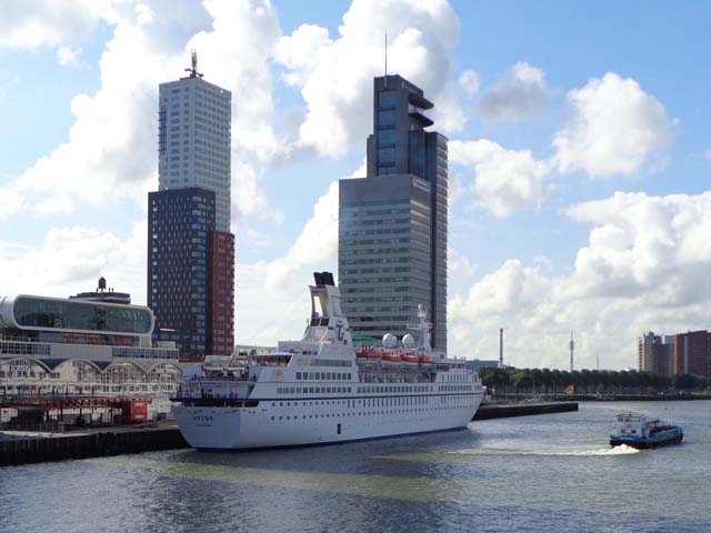 Cruiseschip ms Astor van Global Maritime Group aan de Cruise Terminal Rotterdam
